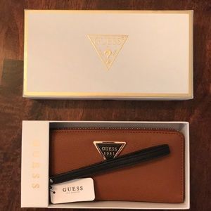 Guess Wristlet